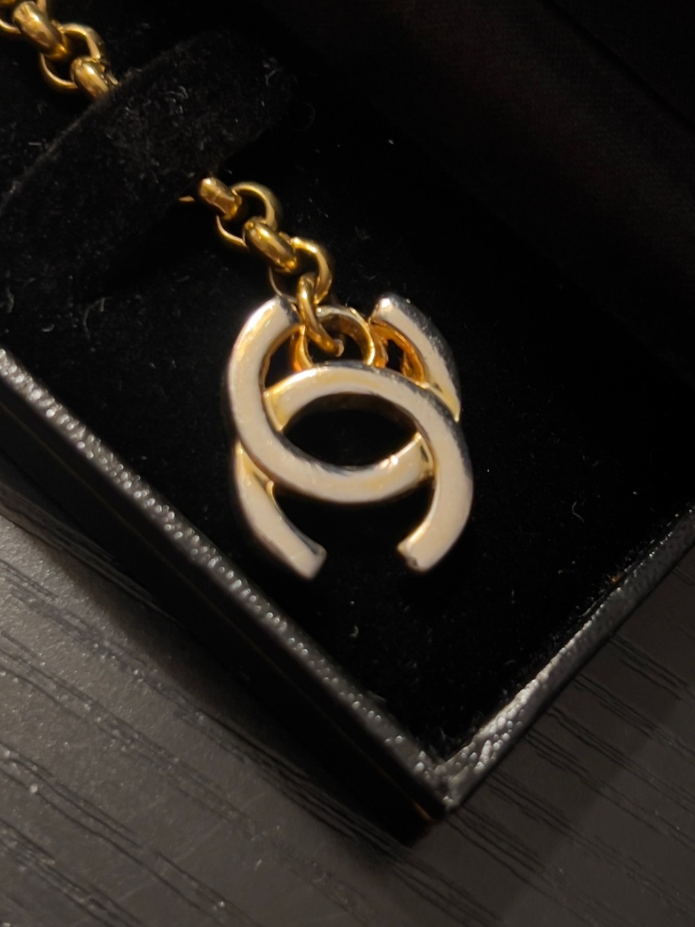 CHANEL Vintage 96P Turnlock Bracelet 24K GP Letter Charms 1996 Karl Lagerfeld - Picture 4 of 8